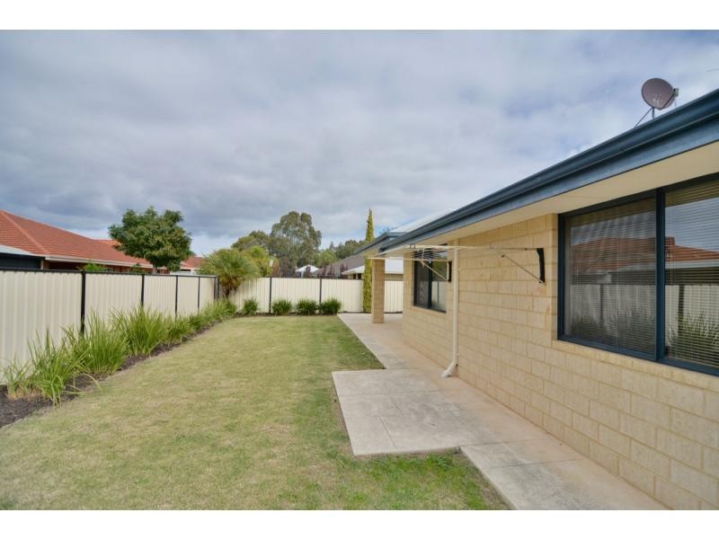 9 Woodside Loop, Beckenham WA 6107