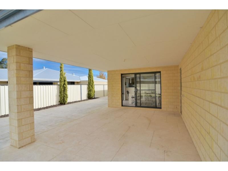 9 Woodside Loop, Beckenham WA 6107