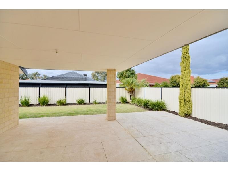 9 Woodside Loop, Beckenham WA 6107