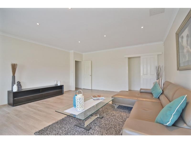 9 Woodside Loop, Beckenham WA 6107