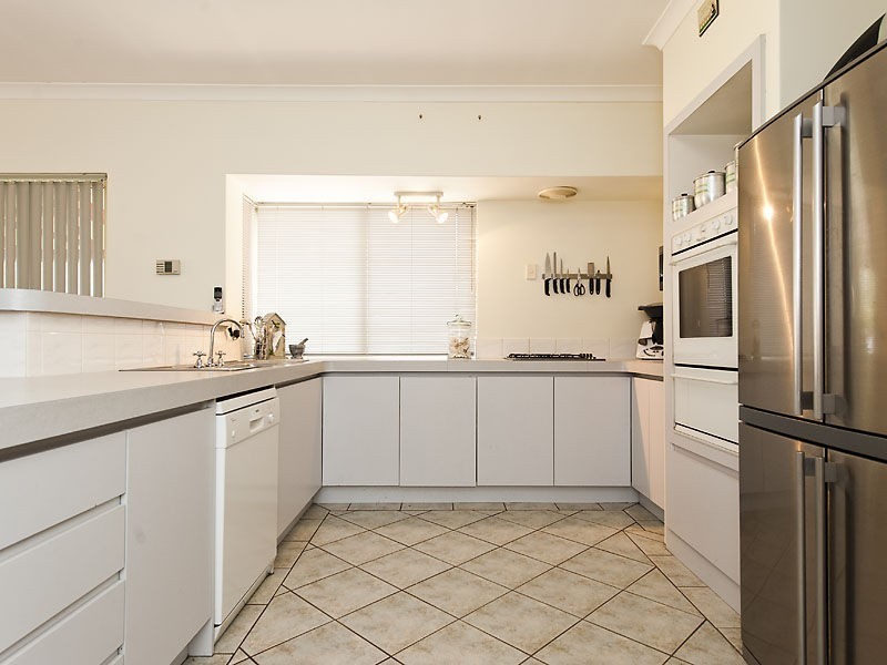 16 Turquoise Crescent, Forrestfield WA 6058