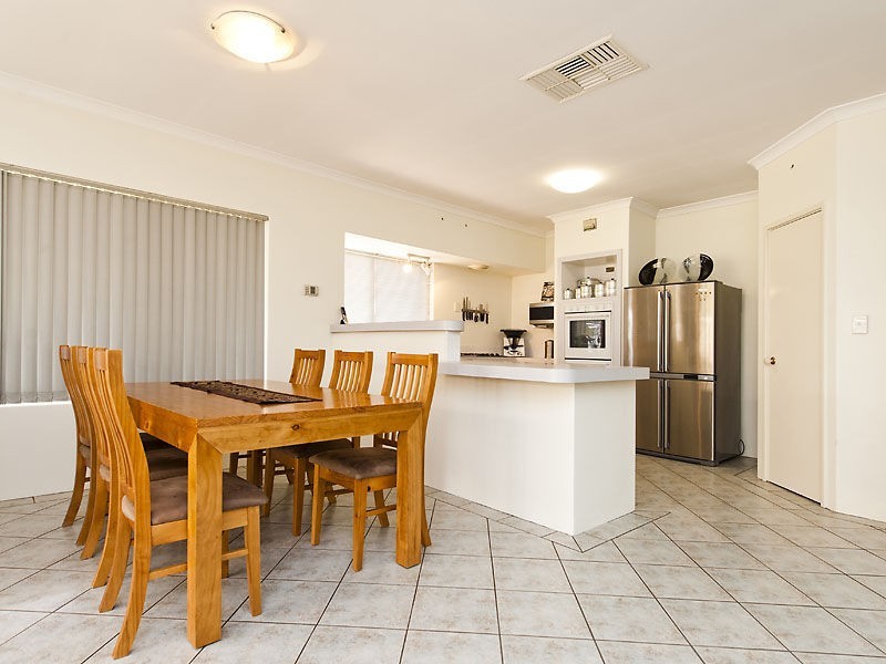 16 Turquoise Crescent, Forrestfield WA 6058