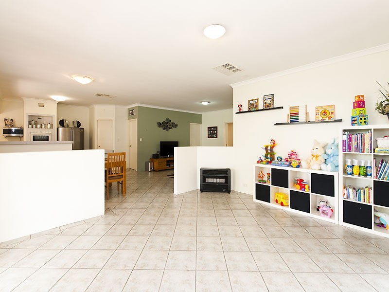 16 Turquoise Crescent, Forrestfield WA 6058