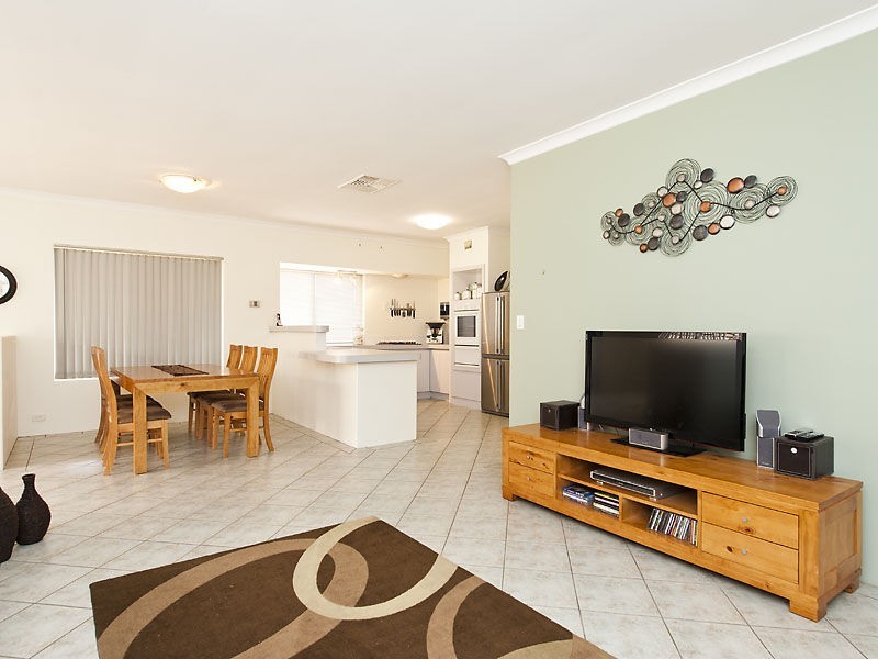 16 Turquoise Crescent, Forrestfield WA 6058