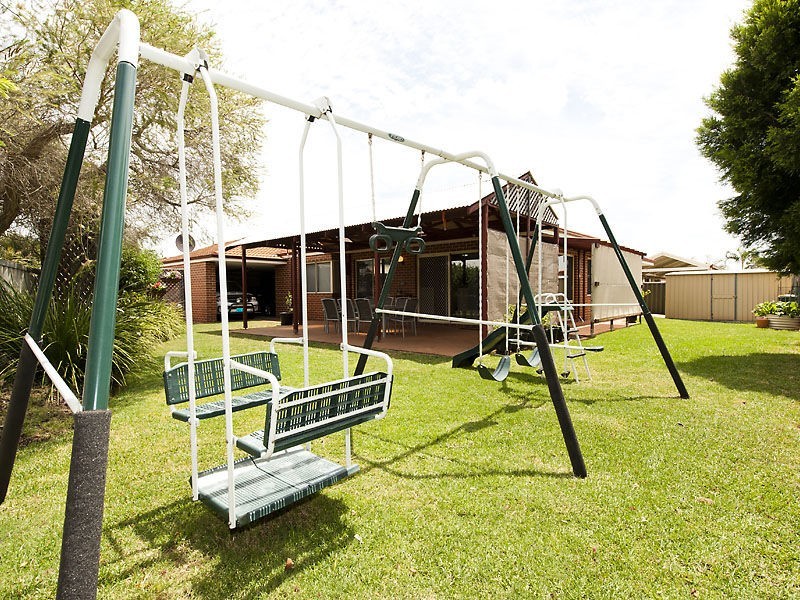 16 Turquoise Crescent, Forrestfield WA 6058