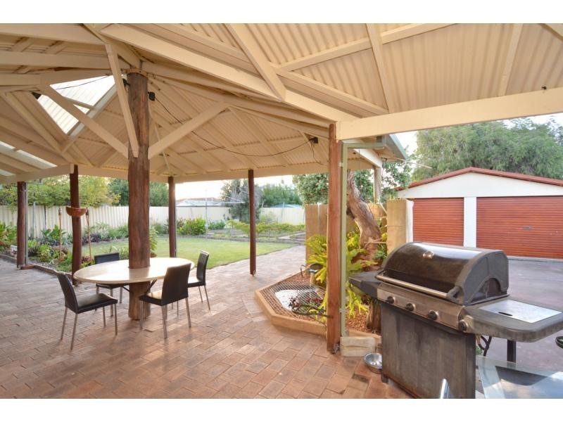 16 Wallsend Street, Safety Bay WA 6169