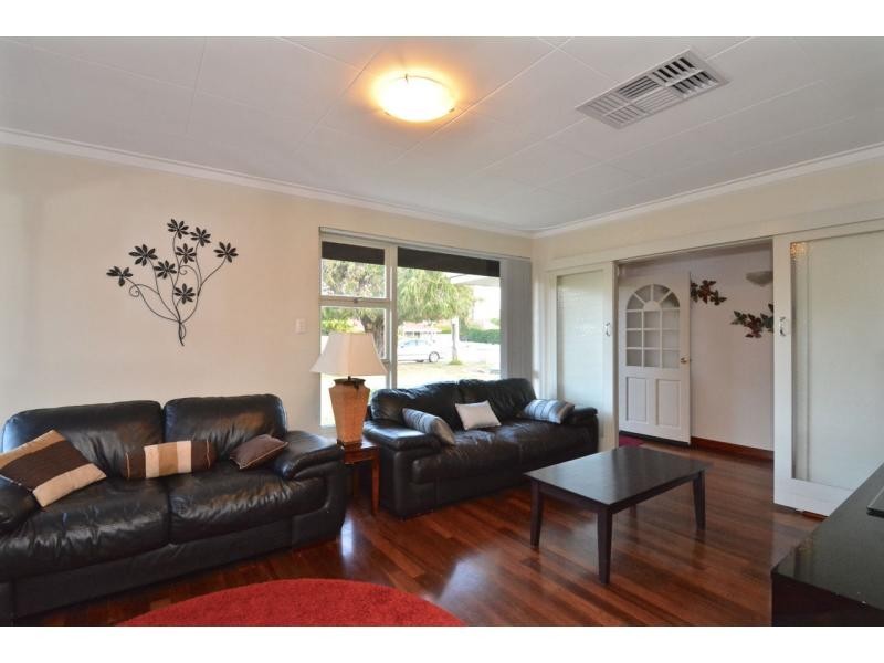 16 Wallsend Street, Safety Bay WA 6169