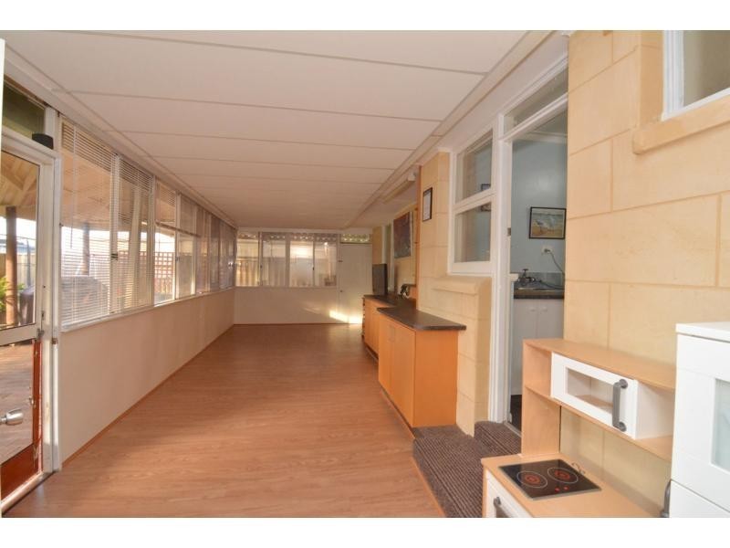 16 Wallsend Street, Safety Bay WA 6169