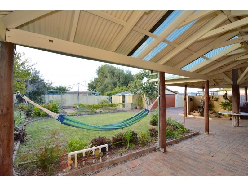 16 Wallsend Street, Safety Bay WA 6169