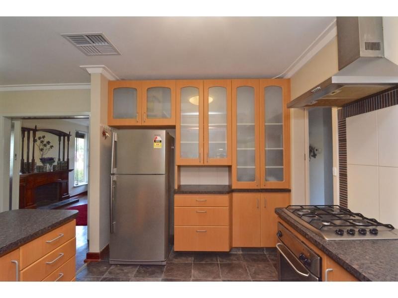 16 Wallsend Street, Safety Bay WA 6169