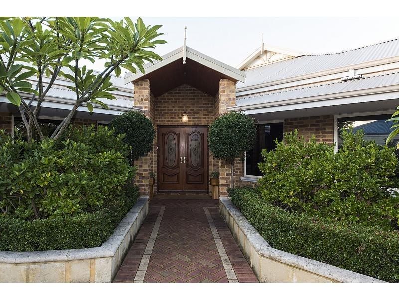 19 Dryandra Elbow, Atwell WA 6164