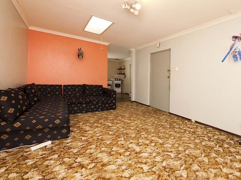 10 Crawford Street, Cannington WA 6107