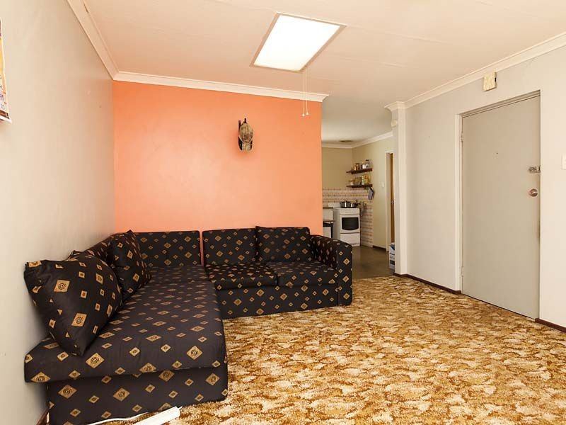 10 Crawford Street, Cannington WA 6107