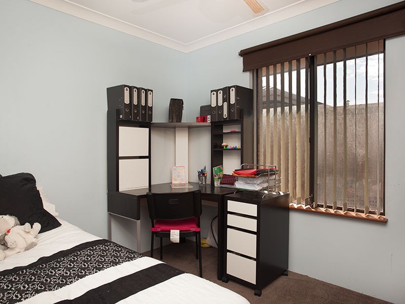 16 Jubilee Drive, Waikiki WA 6169