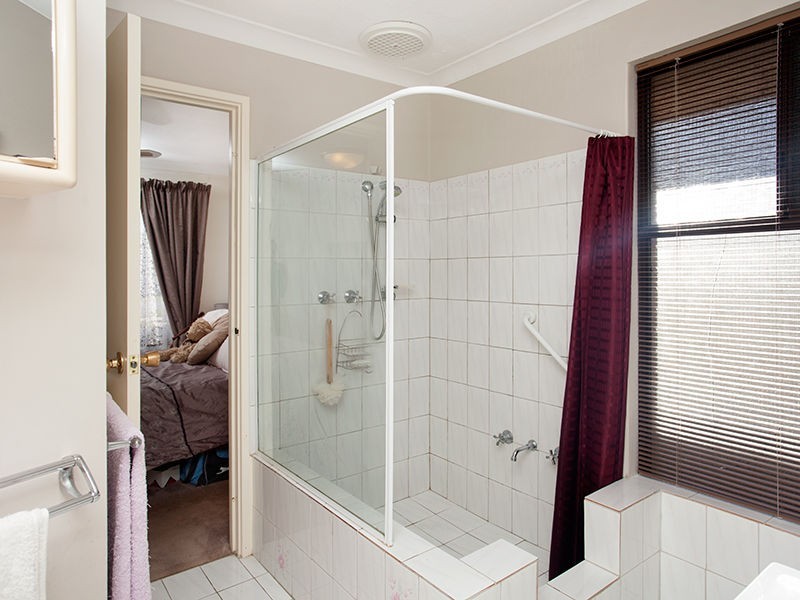 16 Jubilee Drive, Waikiki WA 6169