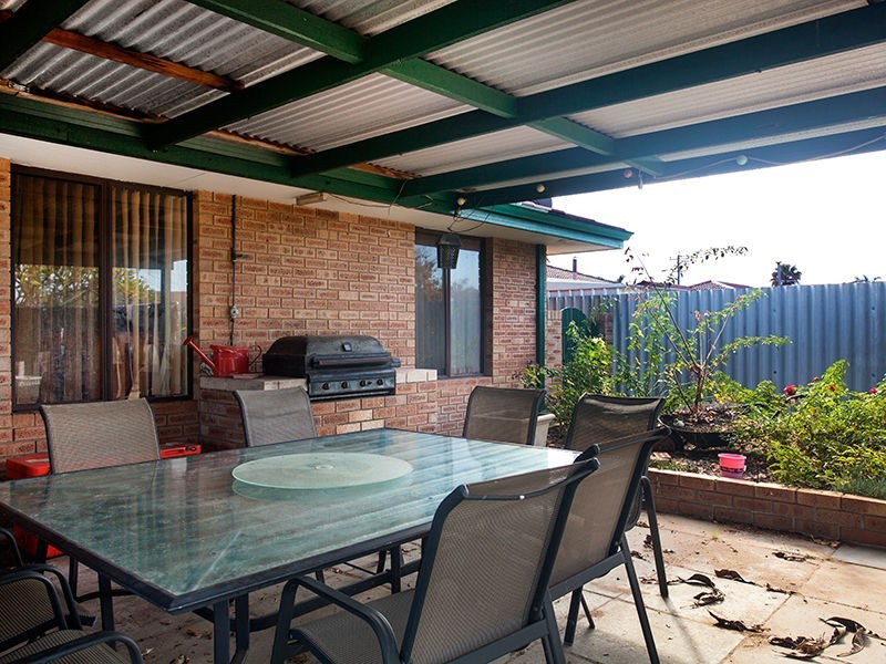 16 Jubilee Drive, Waikiki WA 6169