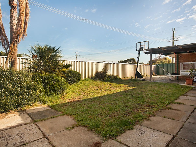 16 Jubilee Drive, Waikiki WA 6169