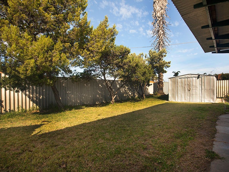 16 Jubilee Drive, Waikiki WA 6169