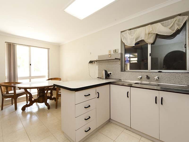 10 Agati Place, Forrestfield WA 6058