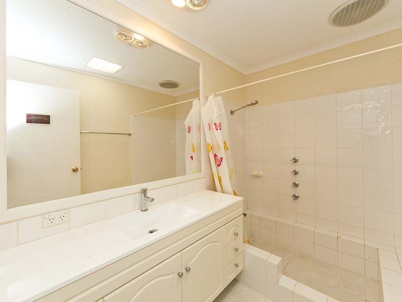 10 Agati Place, Forrestfield WA 6058