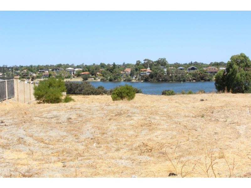 L74 River Way, Salter Point WA 6152