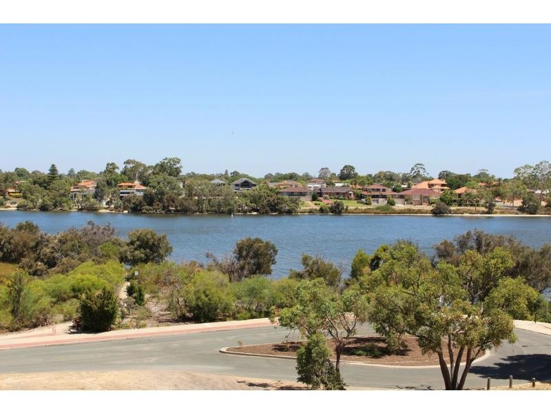 L74 River Way, Salter Point WA 6152
