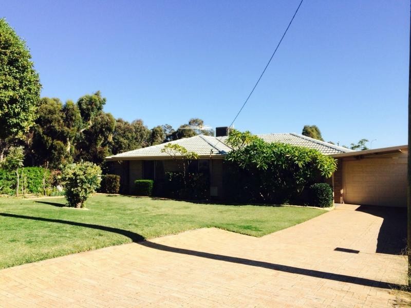 17 Parker Avenue, Mount Nasura WA 6112