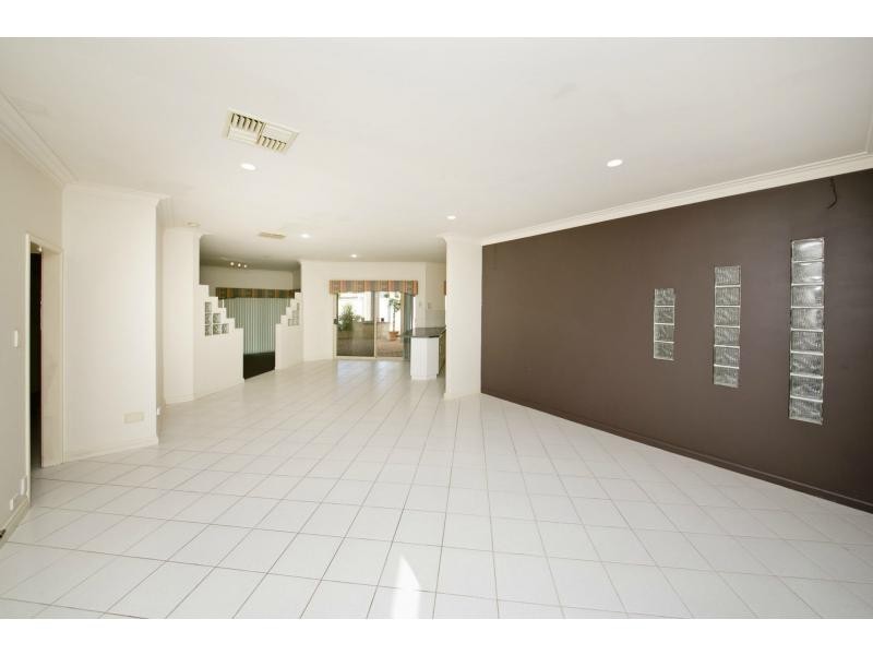 69 Belleview Crescent, Dianella WA 6059