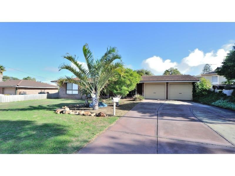 24 Muir Street, Halls Head WA 6210