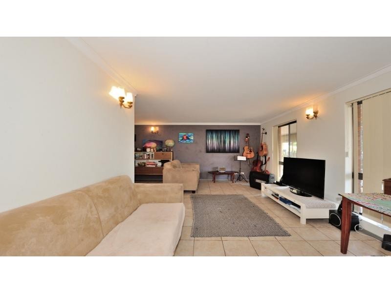 24 Muir Street, Halls Head WA 6210