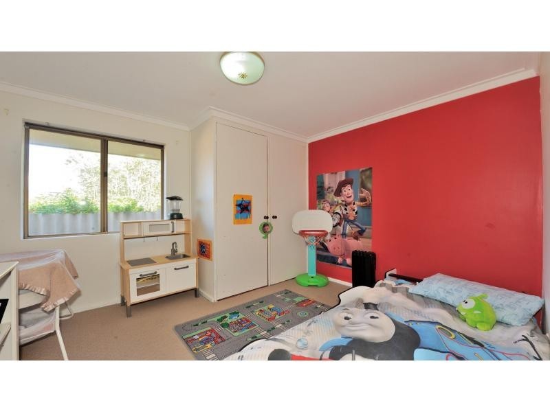 24 Muir Street, Halls Head WA 6210