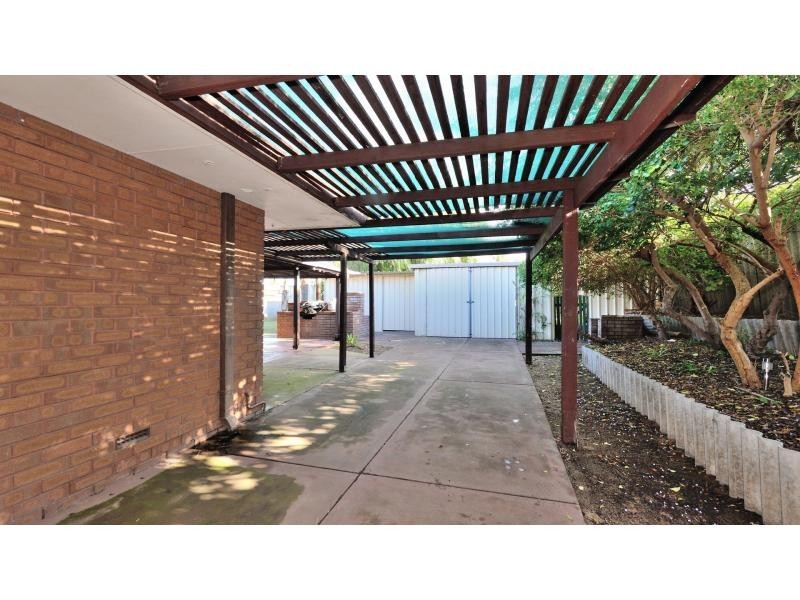 24 Muir Street, Halls Head WA 6210