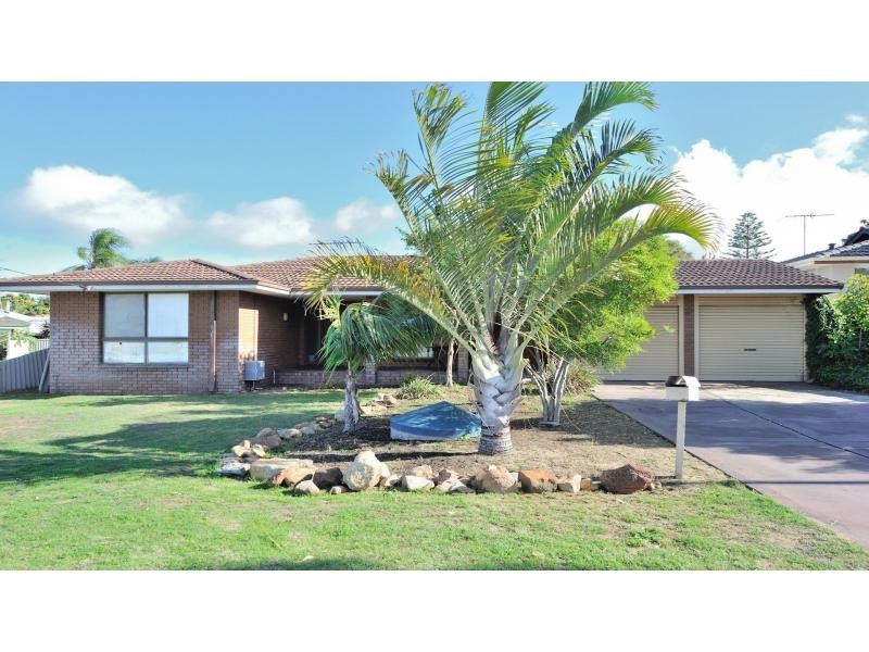 24 Muir Street, Halls Head WA 6210