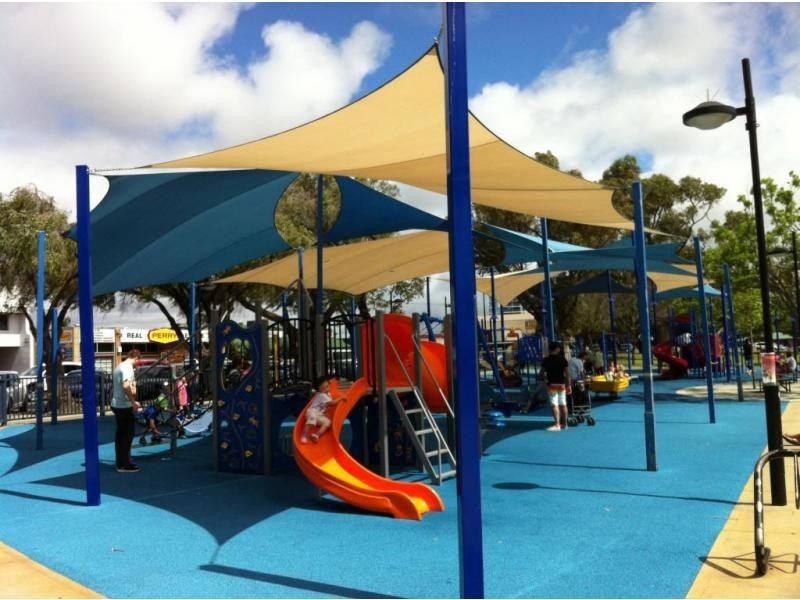 24 Muir Street, Halls Head WA 6210