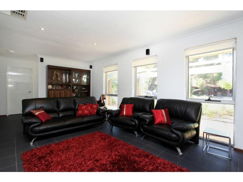 2 Aries Court, Shelley WA 6148