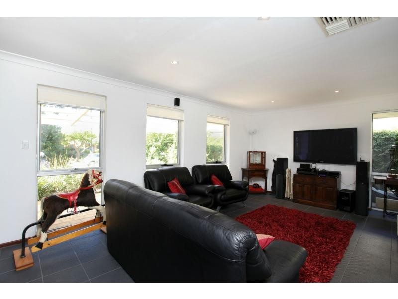 2 Aries Court, Shelley WA 6148