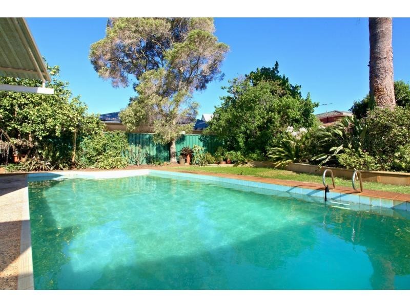 2 Aries Court, Shelley WA 6148