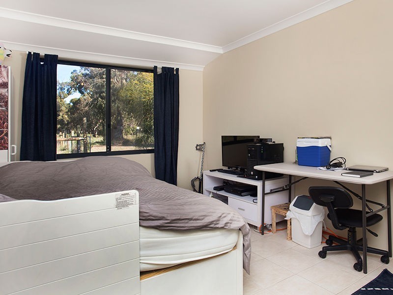 27 Peelfold Glen, Golden Bay WA 6174