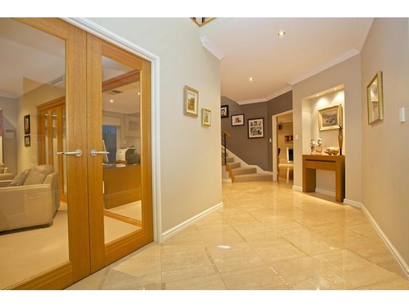 35 Amalfi Drive, Hillarys WA 6025