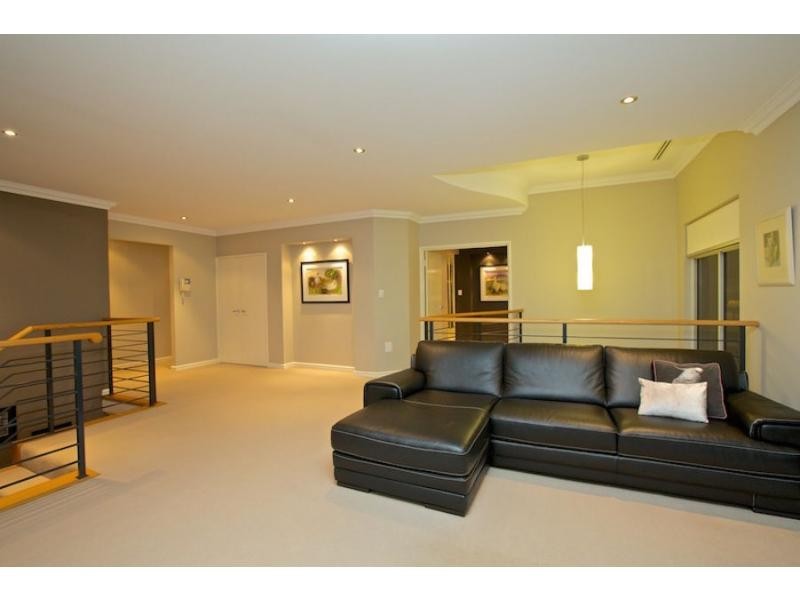 35 Amalfi Drive, Hillarys WA 6025