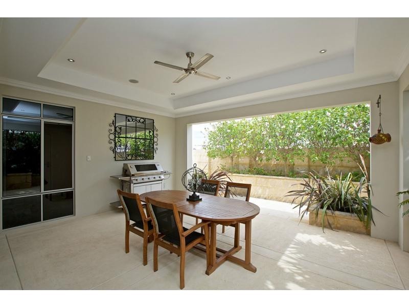 35 Amalfi Drive, Hillarys WA 6025