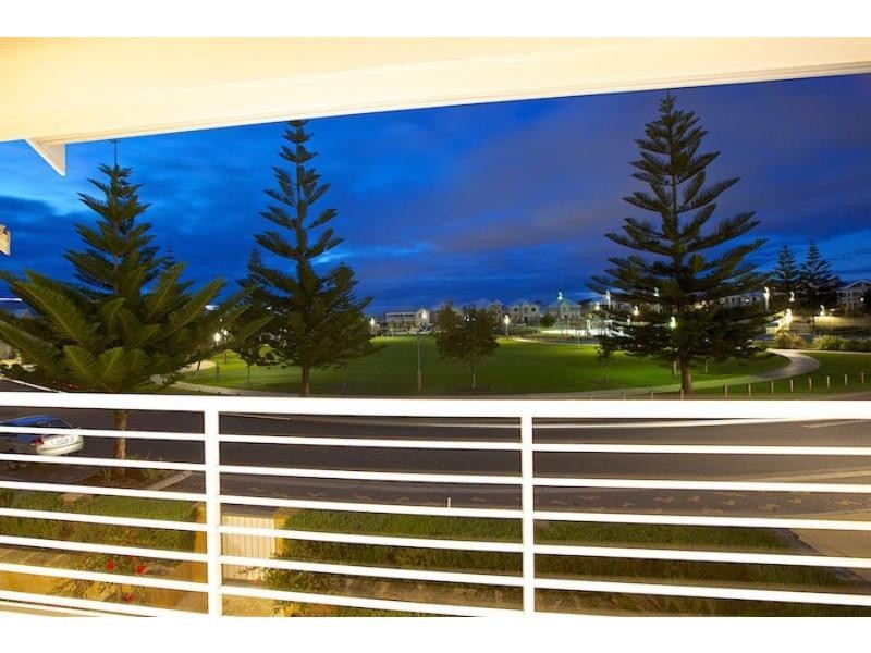 35 Amalfi Drive, Hillarys WA 6025