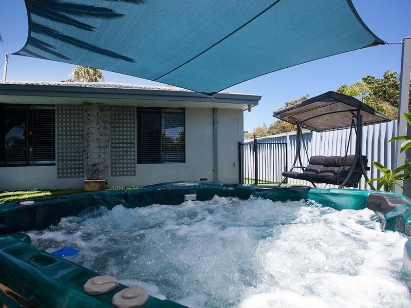 17 Mundi Place, Wanneroo WA 6065