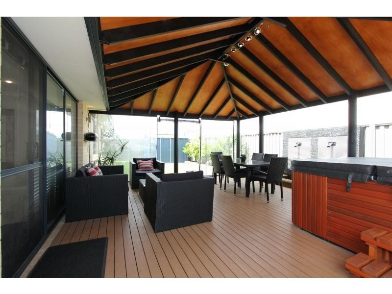 10 Pleasant Avenue, Piara Waters WA 6112