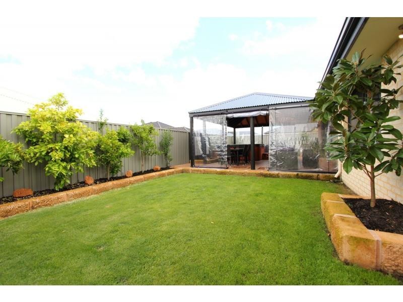 10 Pleasant Avenue, Piara Waters WA 6112