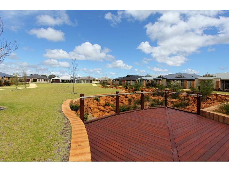 10 Pleasant Avenue, Piara Waters WA 6112