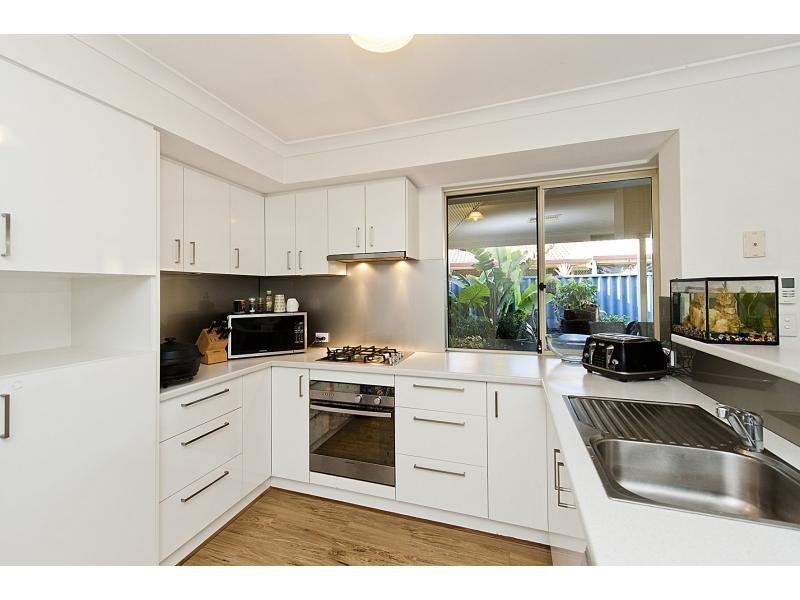 34 St Ettiene Gardens, Port Kennedy WA 6172