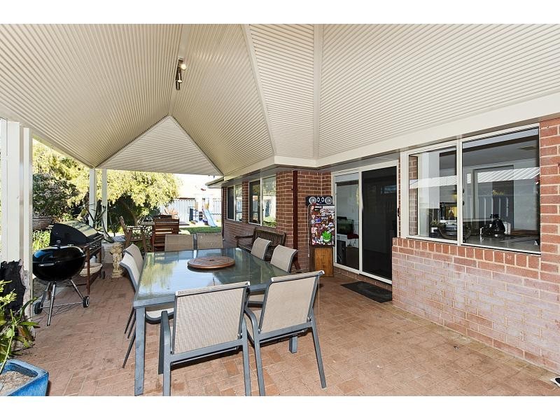 34 St Ettiene Gardens, Port Kennedy WA 6172