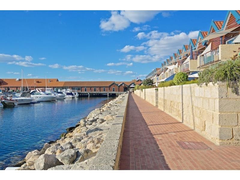 320/68 Southside Drive, Hillarys WA 6025