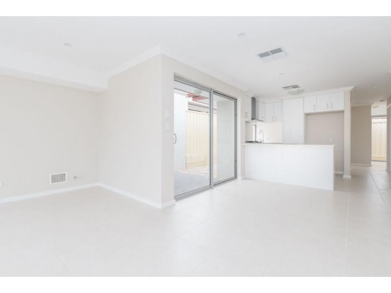 8 Afon Avenue, Shoalwater WA 6169